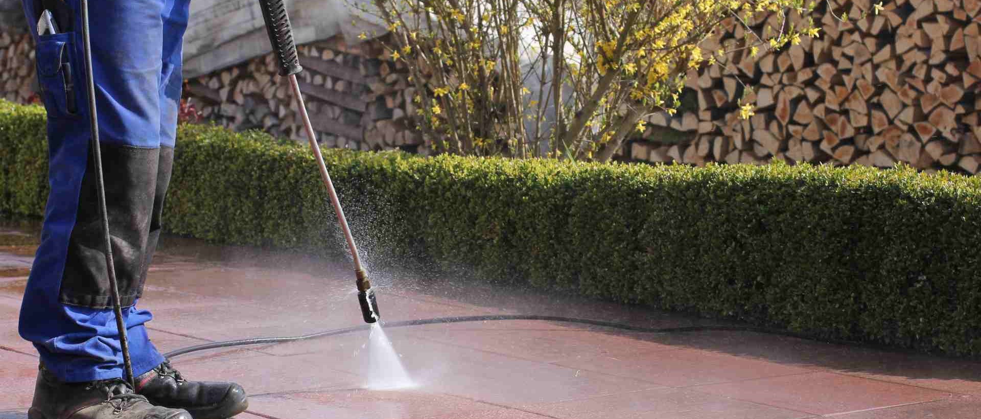 garden maintenance DA12